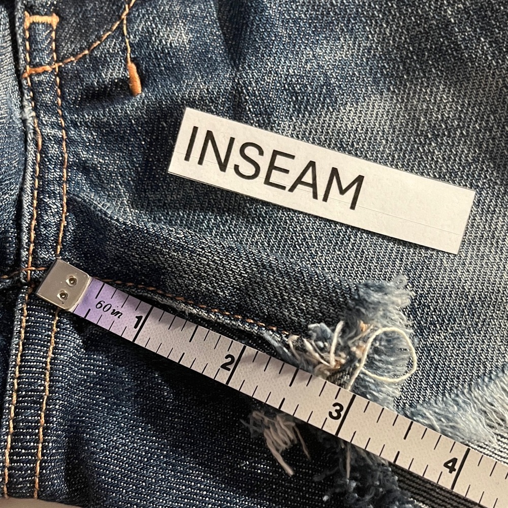 7 For All Mankind Blue Jean Shorts with zipper front pockets Sz 26💚 - Picture 12 of 12